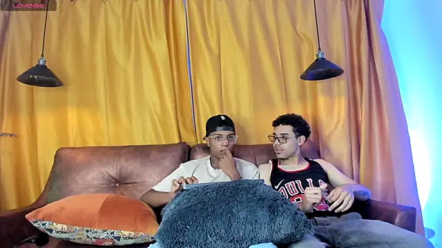 Snapshot of Suckdream1 chatting on November 10, 2025, 9:03 pm Suckdream1 online show from November 10, 2025, 9:03 pm