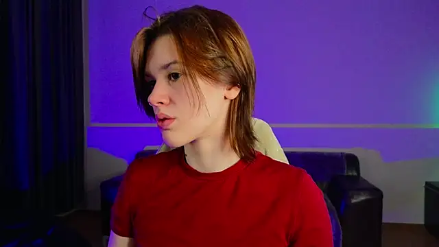 LoraPuffs online show from June 8, 2026, 2:06 pm