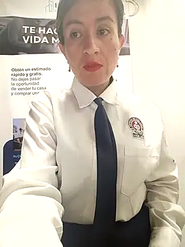 Snapshot of Valentina--1 chatting on April 20, 2026, 10:07 am Valentina--1 online show from April 20, 2026, 10:07 am