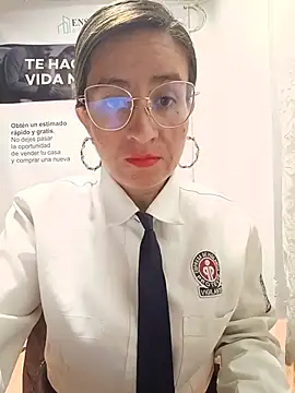 Snapshot of Valentina--1 chatting on May 15, 2026, 10:22 am Valentina--1 online show from May 15, 2026, 10:22 am