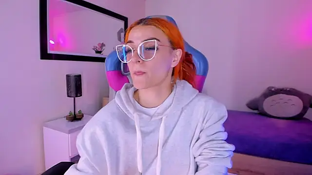 celeste blazze  online show from February 17, 2026, 4:46 pm