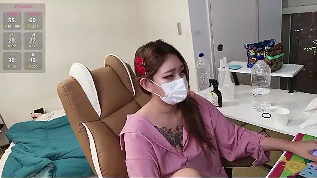 Milk Sola online show from October 27, 2025, 1:26 pm