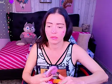 Snapshot of _Rachel_Jones_ chatting on February 24, 2026, 11:47 pm Rachel Jones online show from February 24, 2026, 11:47 pm