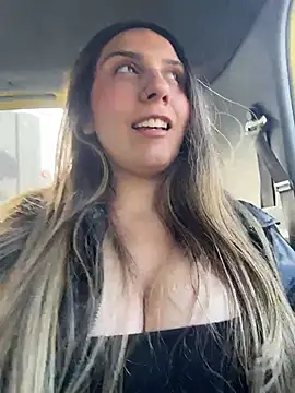 sarah honey   online show from November 8, 2025, 2:28 pm