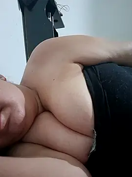 Snapshot of SaraCute_1 chatting on November 15, 2025, 2:46 pm SaraCute 1 online show from November 15, 2025, 2:46 pm