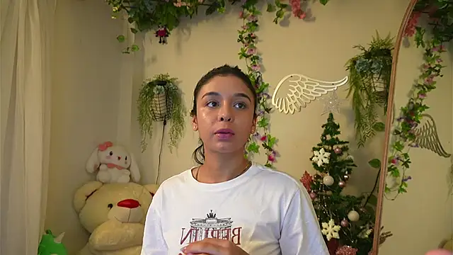 ISA NIXON online show from December 21, 2025, 11:01 pm