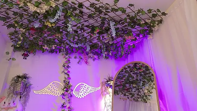 Snapshot of ISA_NIXON chatting on February 20, 2026, 10:21 pm ISA NIXON online show from February 20, 2026, 10:21 pm