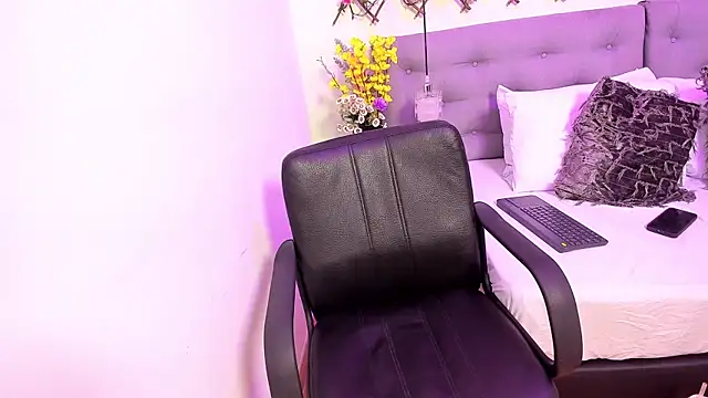 Pink Soul online show from October 30, 2025, 2:57 am