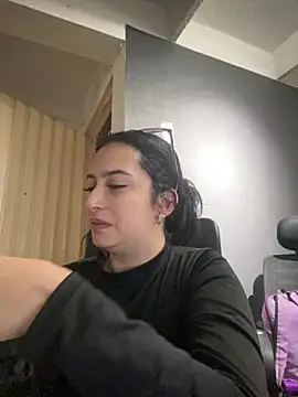 Kloe Novoa online show from February 13, 2026, 1:29 pm