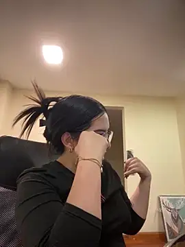 Kloe Novoa online show from February 28, 2026, 1:45 pm