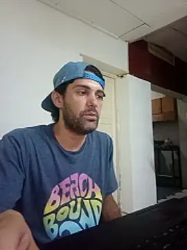 Snapshot of Capriflow chatting on December 21, 2025, 2:51 am Capriflow online show from December 21, 2025, 2:51 am