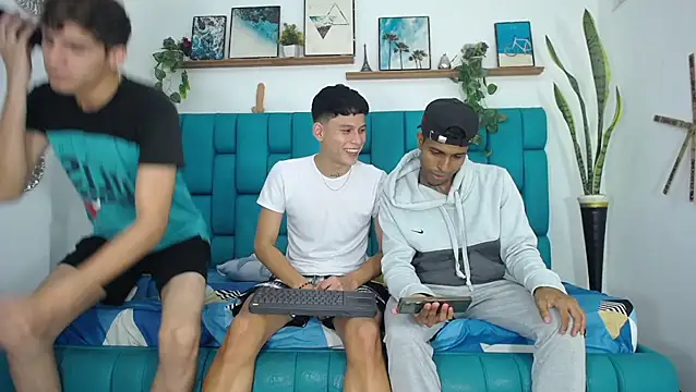 Hot Boys Latinos X online show from November 13, 2025, 10:08 pm