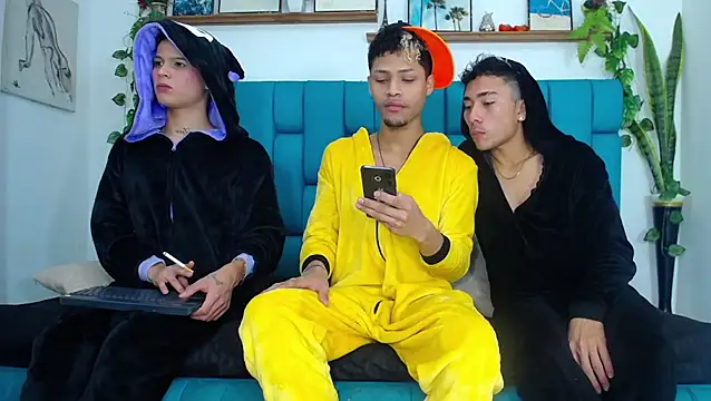 Hot Boys Latinos X online show from January 8, 2026, 9:50 pm