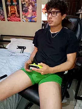 Ais B10 online show from April 13, 2026, 2:39 am