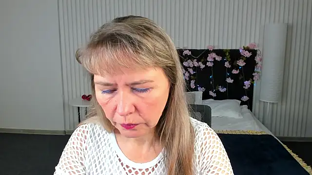 Carla Vogue online show from November 4, 2025, 3:05 am