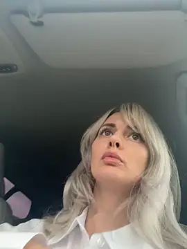 blondegirlx online show from November 4, 2025, 11:20 am