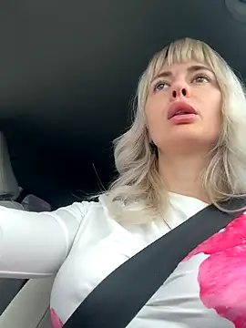 blondegirlx online show from November 14, 2025, 7:51 am