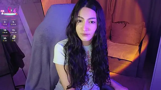 Mulan Lo online show from December 14, 2025, 6:45 pm