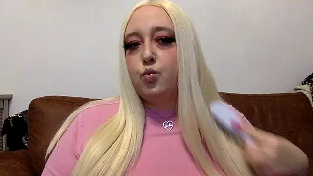 Snapshot of goddessbarbie444 chatting on November 4, 2025, 1:27 am goddessbarbie444 online show from November 4, 2025, 1:27 am