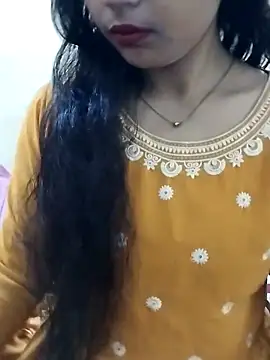 Rubi  1 online show from November 4, 2025, 5:17 am