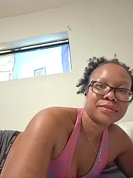 Snapshot of SweetieP11 chatting on April 27, 2026, 4:16 pm SweetieP11 online show from April 27, 2026, 4:16 pm