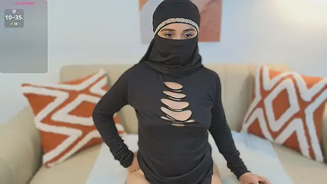 Lailaa lush online show from November 6, 2025, 7:09 am