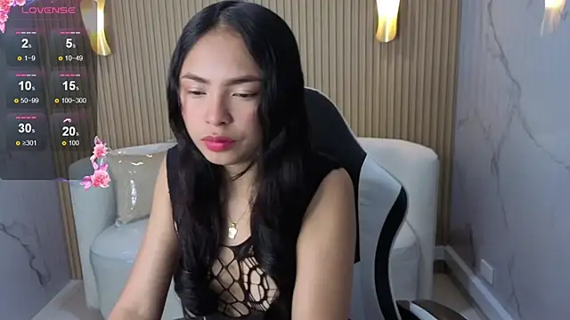 Katte Kloss Tx online show from October 25, 2025, 12:34 pm