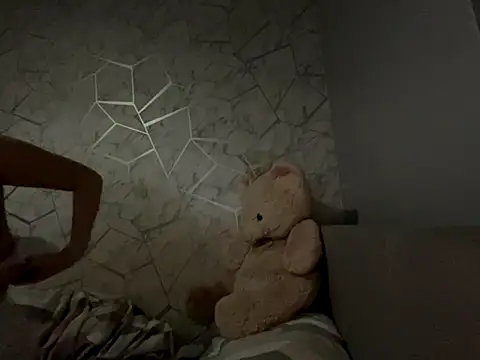 rosie-hipstergal online show from November 30, 2025, 10:25 pm