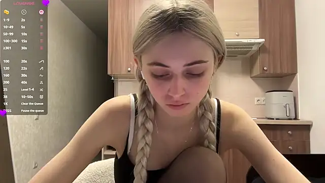 Snapshot of AidaGloshen chatting on May 18, 2026, 3:29 pm AidaGloshen online show from May 18, 2026, 3:29 pm