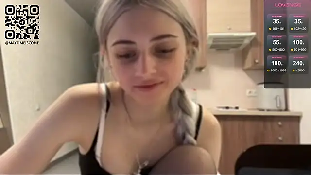 Snapshot of AidaGloshen chatting on May 25, 2026, 1:39 pm AidaGloshen online show from May 25, 2026, 1:39 pm