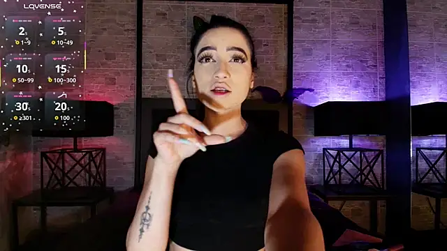 Natasha Dior online show from November 7, 2025, 12:38 pm