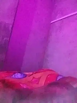 desicoupleNoon online show from October 31, 2025, 5:03 pm