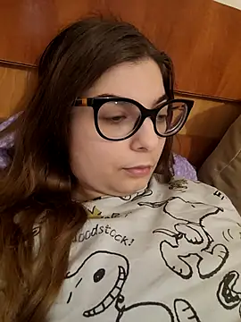 sweetbabygirlforyou online show from December 3, 2025, 8:45 am