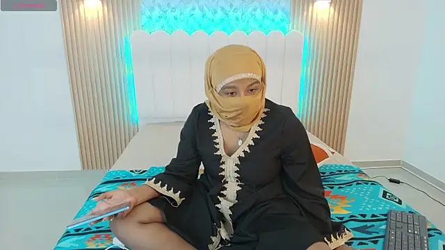 Snapshot of Lina_arabiann chatting on November 30, 2025, 11:20 pm Lina arabiann online show from November 30, 2025, 11:20 pm