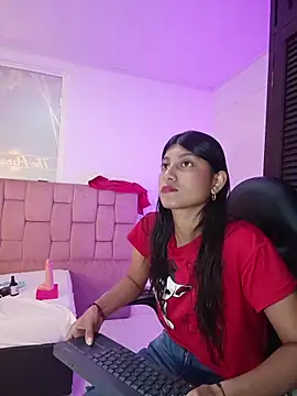 YeseniaRodriguez3 online show from April 4, 2026, 1:30 pm