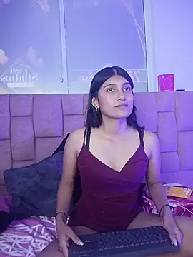 YeseniaRodriguez3 online show from May 31, 2026, 3:19 pm