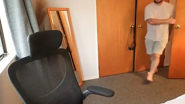 Snapshot of john_clarisa chatting on April 6, 2026, 5:30 am john clarisa online show from April 6, 2026, 5:30 am