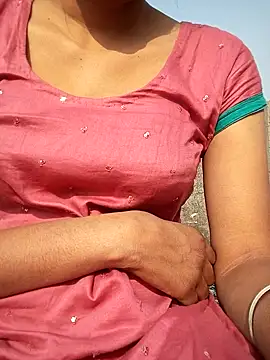 Snapshot of couple-open-enjoy chatting on November 18, 2025, 4:50 am couple-open-enjoy online show from November 18, 2025, 4:50 am