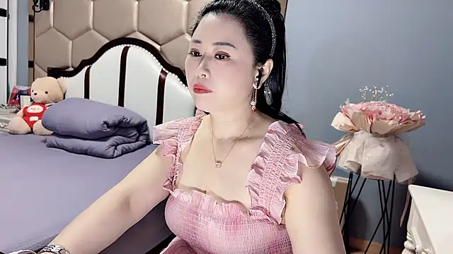 yaoyao22678 online show from May 21, 2026, 1:56 am