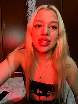 Snapshot of tiffanystarling chatting on November 4, 2025, 1:27 am tiffanystarling online show from November 4, 2025, 1:27 am