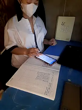 Snapshot of Zinny112 chatting on November 3, 2025, 4:08 pm Zinny112 online show from November 3, 2025, 4:08 pm