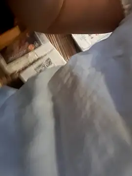 Snapshot of Zinny112 chatting on November 16, 2025, 3:01 am Zinny112 online show from November 16, 2025, 3:01 am