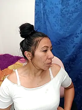 Esmeralda 546 online show from February 4, 2026, 9:53 pm