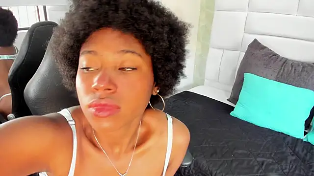 violeta ruizz online show from December 17, 2025, 5:08 pm