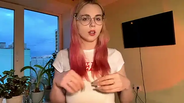 LatanyaRein online show from November 2, 2025, 1:13 pm