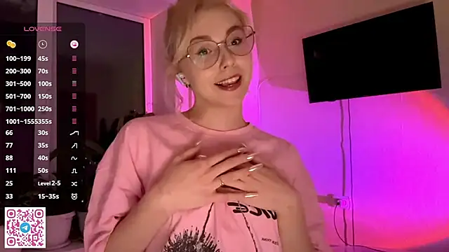 LatanyaRein online show from November 12, 2025, 1:55 pm