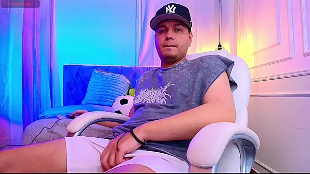 Snapshot of MasonHeat chatting on November 8, 2025, 1:50 am MasonHeat online show from November 8, 2025, 1:50 am