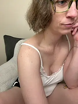 Snapshot of CreamedKitten chatting on June 20, 2026, 3:04 pm CreamedKitten online show from June 20, 2026, 3:04 pm