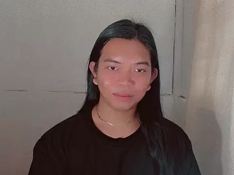 urlovely selena online show from October 28, 2025, 2:26 am