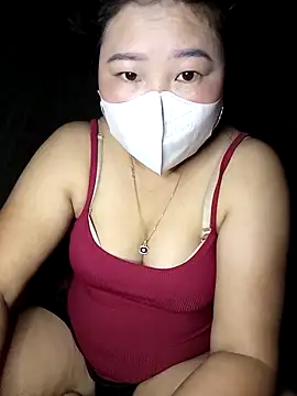 Snapshot of doremi-z chatting on October 31, 2025, 11:44 am doremi-z online show from October 31, 2025, 11:44 am